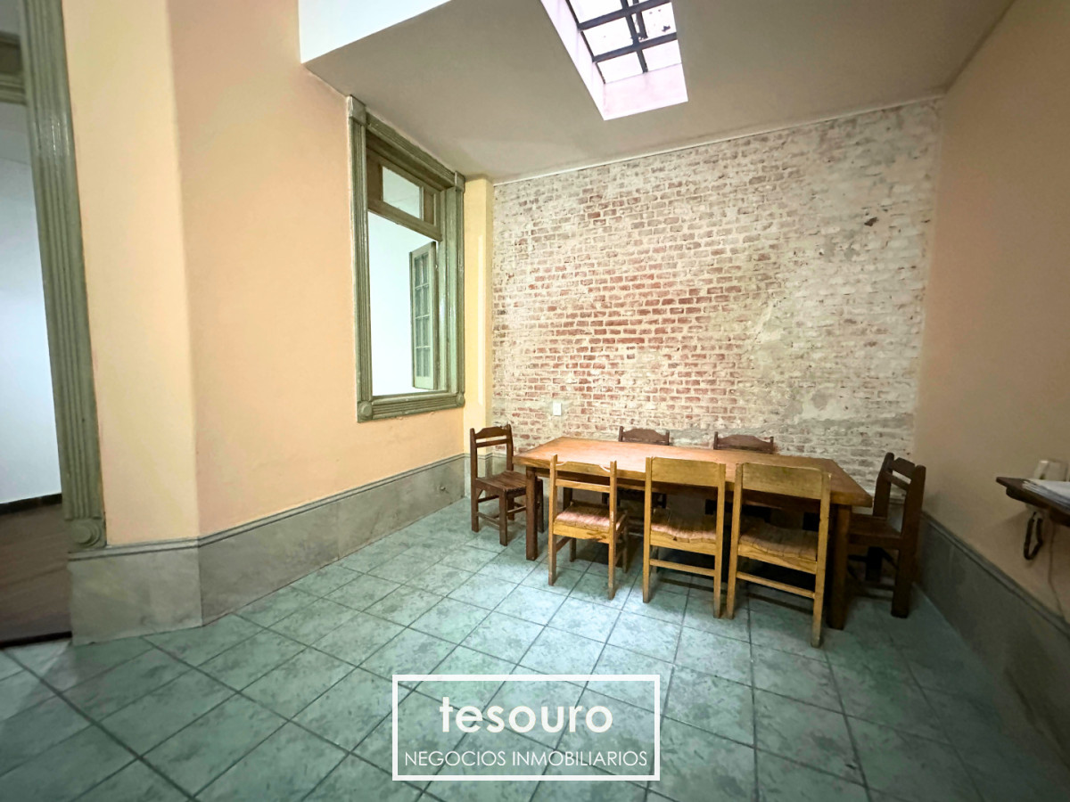 Apartamento ID.5476 - VENTA APARTAMENTO DE 4 DORMITORIOS EN CENTRO
