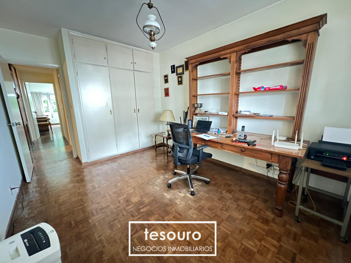Apartamento ID.4250 - Alquiler Apartamento de 2 dormitorios y garaje en Pocitos