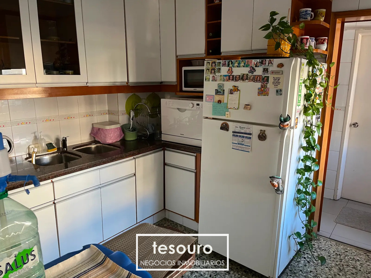 Apartamento ID.4653 - VENTA APARTAMENTO DE 3 DORMITORIOS EN POCITOS PRÓXIMO A LA RAMBLA