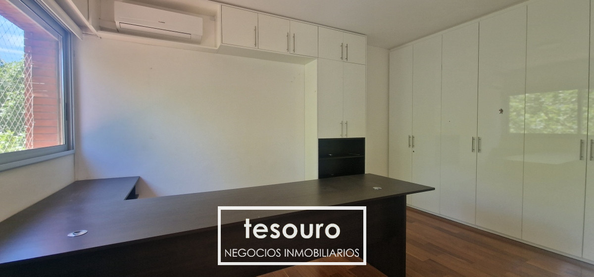 Apartamento ID.3893 - Alquiler Apartamento 3 Dormitorios y Servicio en Pocitos