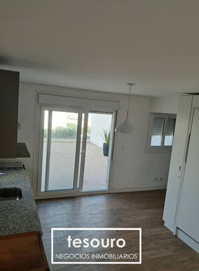 Apartamento ID.5487 - ALQUILER MONOAMBIENTE CON GRAN TERRAZA EN PUNTA CARRETAS