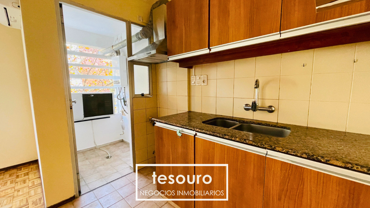 Apartamento ID.4858 - VENTA APARTAMENTO DE 1 DORMITORIO CON GARAGE EN POCITOS 