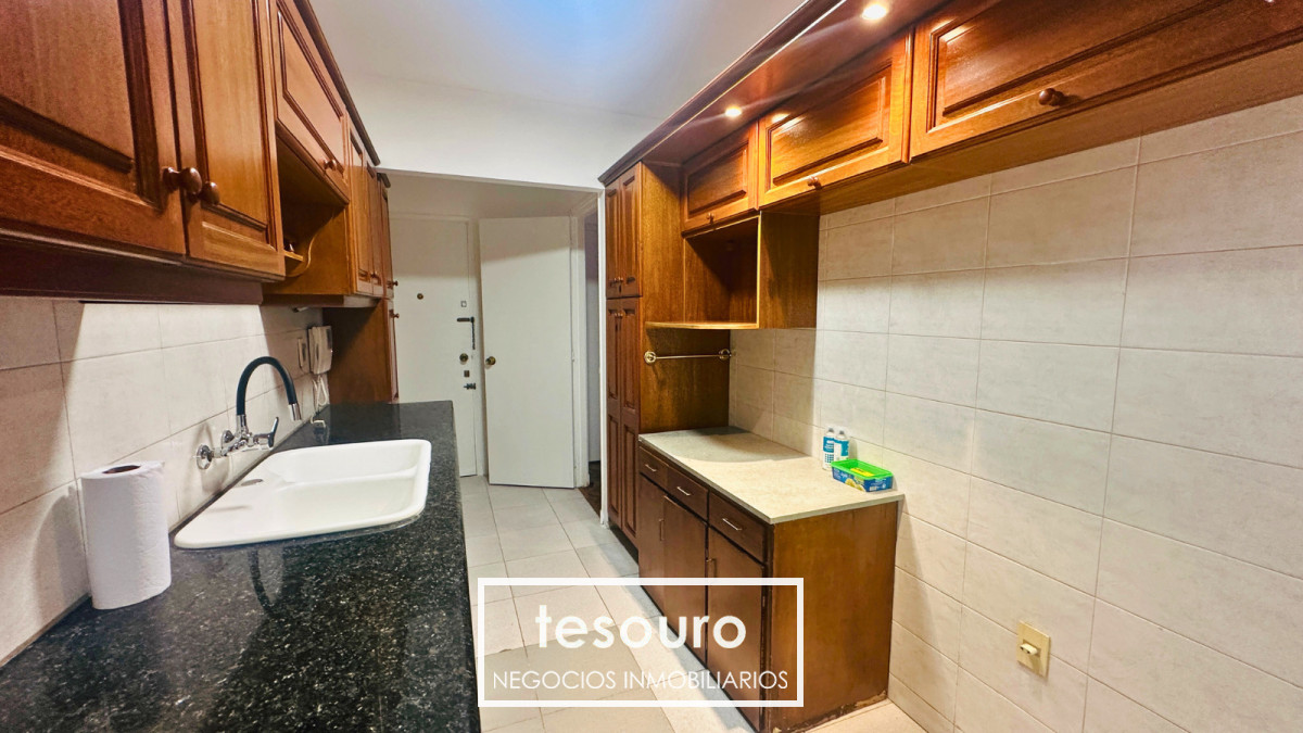 Apartamento ID.5303 - ALQUILER APARTAMENTO DE 3 DORMITORIOS Y SERVICIO EN POCITOS