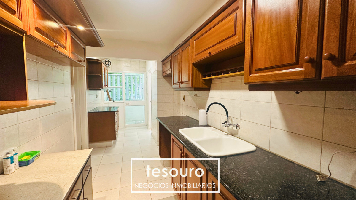 Apartamento ID.5303 - ALQUILER APARTAMENTO DE 3 DORMITORIOS Y SERVICIO EN POCITOS