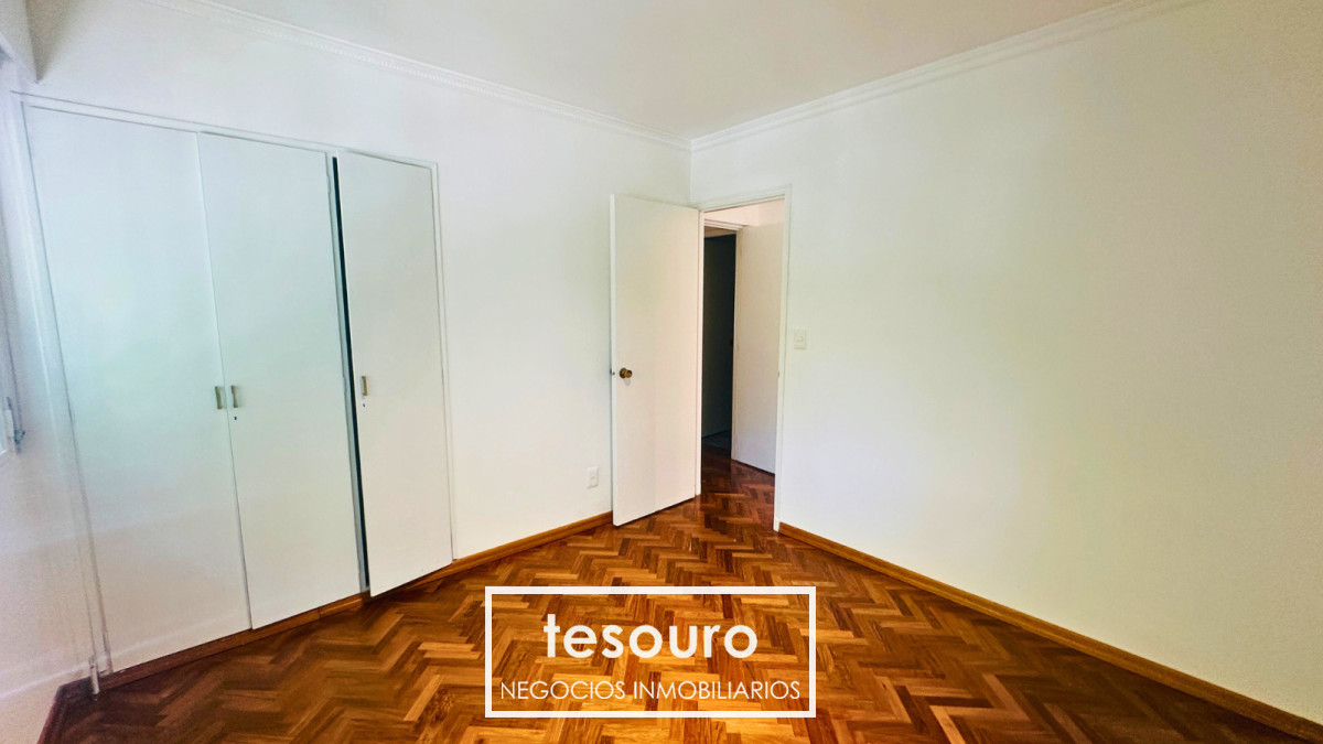 Apartamento ID.5303 - ALQUILER APARTAMENTO DE 3 DORMITORIOS Y SERVICIO EN POCITOS