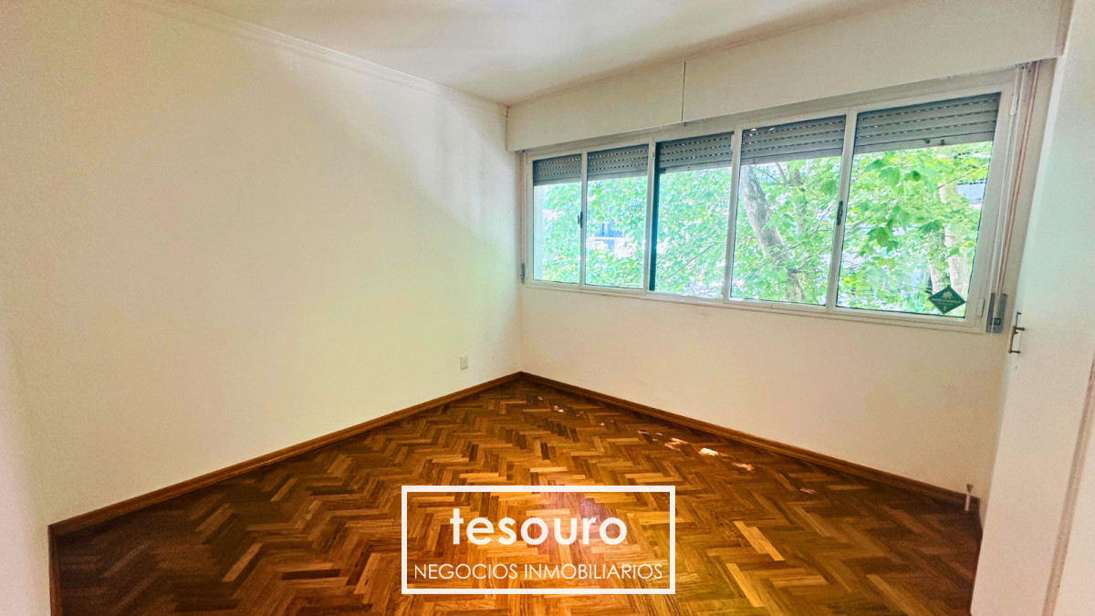 Apartamento ID.5303 - ALQUILER APARTAMENTO DE 3 DORMITORIOS Y SERVICIO EN POCITOS
