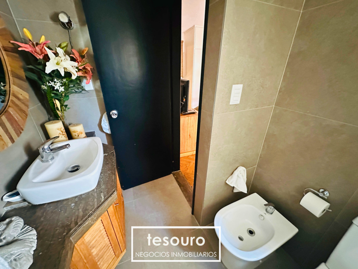 Apartamento ID.5375 - VENTA APARTAMENTO PENTHOUSE DE 3 DORMITORIOS EN POCITOS A 1 CUADRA DE LA RAMBLA