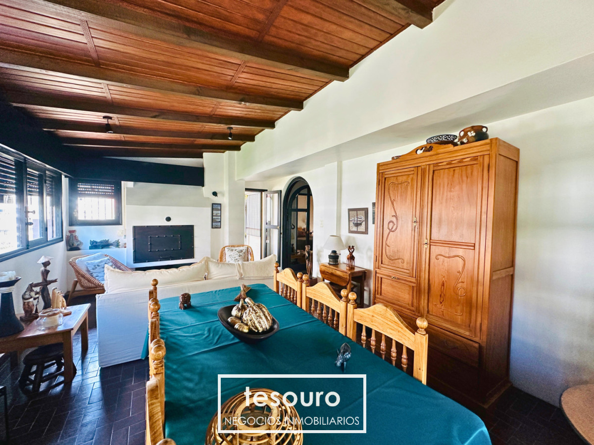 Apartamento ID.5375 - VENTA APARTAMENTO PENTHOUSE DE 3 DORMITORIOS EN POCITOS A 1 CUADRA DE LA RAMBLA
