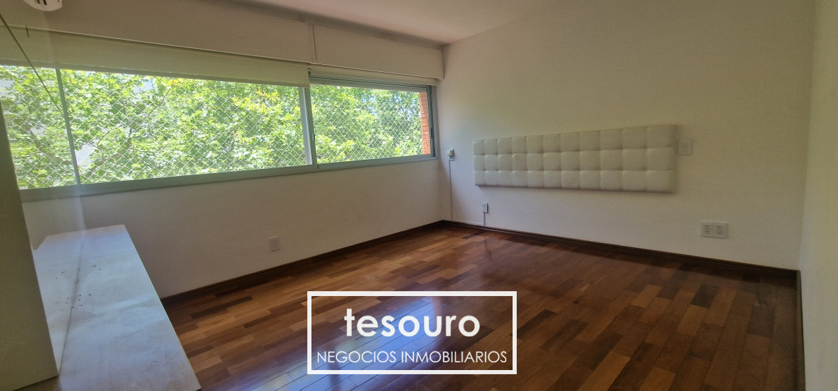 Apartamento ID.3893 - Alquiler Apartamento 3 Dormitorios y Servicio en Pocitos