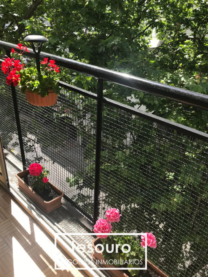 Apartamento ID.5677 - Venta de apartamento 3 dormitorios y servicio en centro