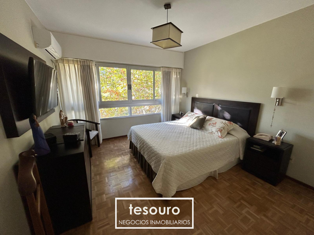 Apartamento ID.5677 - Venta de apartamento 3 dormitorios y servicio en centro