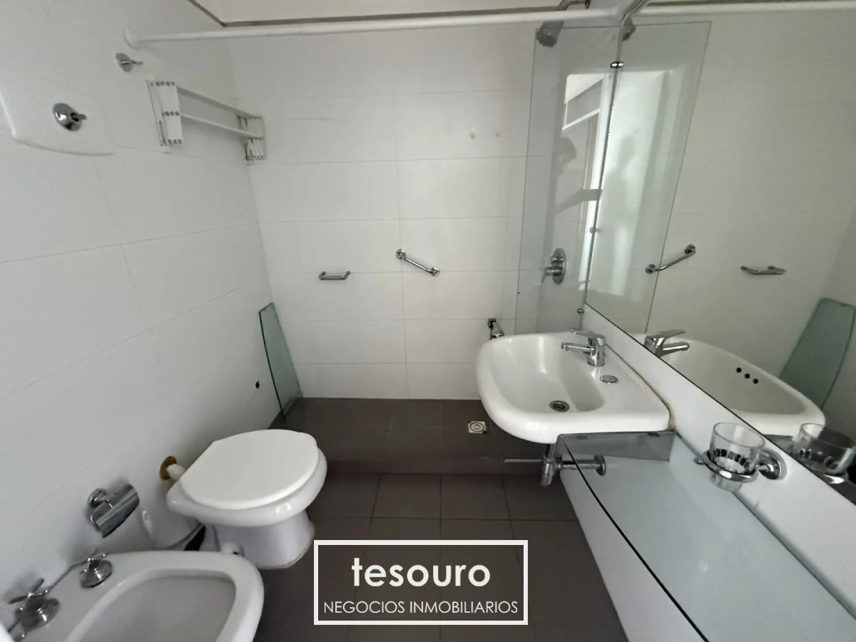 Apartamento ID.5457 - ALQUILER APARTAMENTO DE 1 DORMITORIO EN POCITOS FRENTE A LA RAMBLA