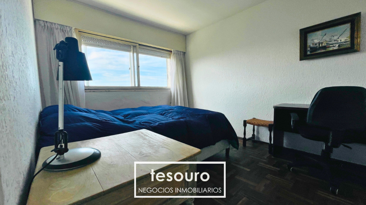 Apartamento ID.4824 - ALQUILER PENTHOUSE DUPLEX DE 3 DORMITORIOS EN POCITOS CON GRAN TERRAZA Y VISTA A LA CIUDAD