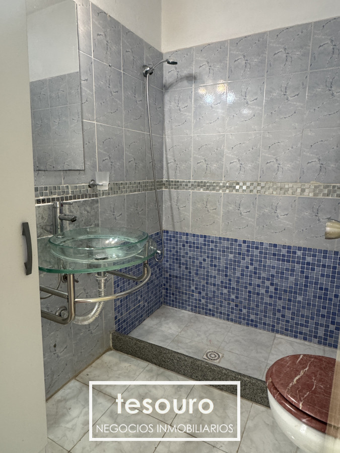 Apartamento ID.4648 - Alquiler Apartamento 3 dormitorios y servicio en Punta Carretas