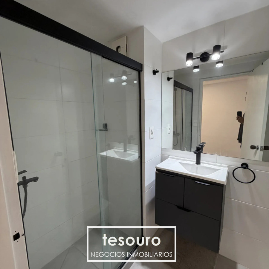 Apartamento ID.5425 - ALQUILER APARTAMENTO MONOAMBIENTE EN POCITOS FRENTE A LA RAMBLA