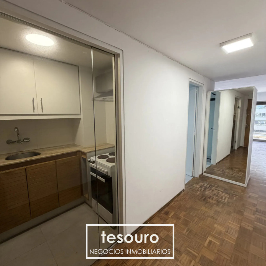 Apartamento ID.5425 - ALQUILER APARTAMENTO MONOAMBIENTE EN POCITOS FRENTE A LA RAMBLA