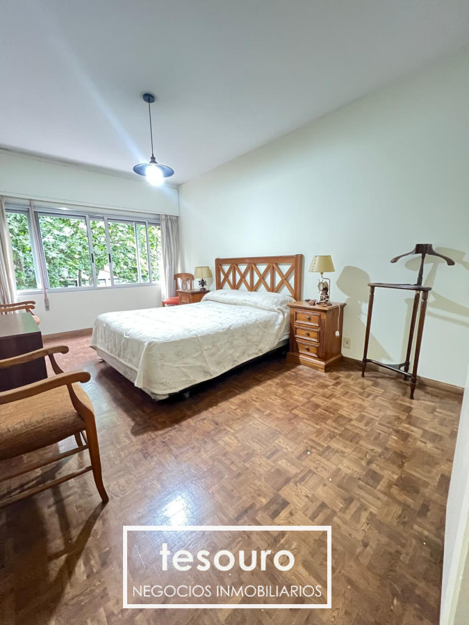 Apartamento ID.4250 - Alquiler Apartamento de 2 dormitorios y garaje en Pocitos