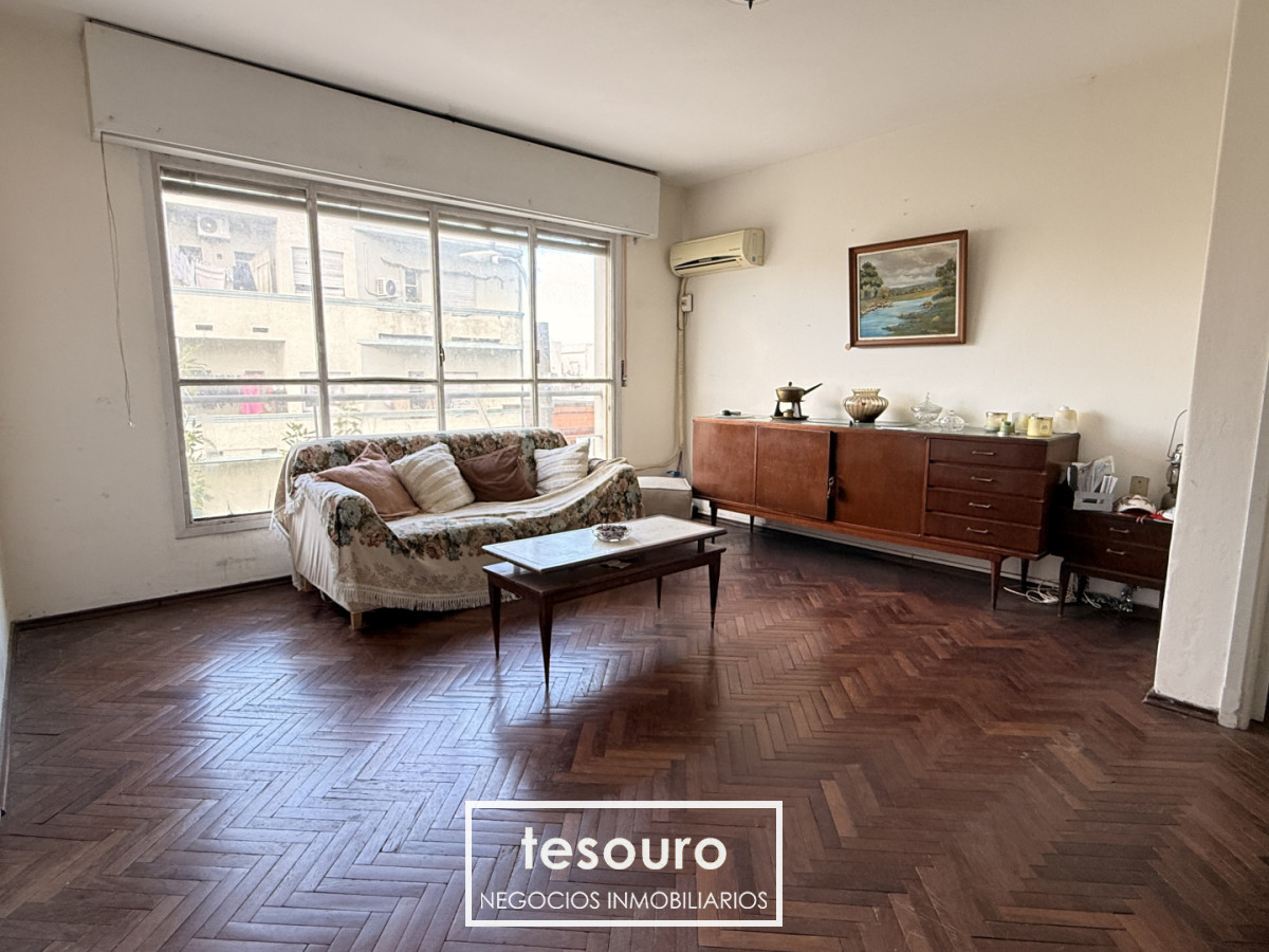 Apartamento ID.5449 - Venta de apartamento de 2 dormitorios en Palermo.