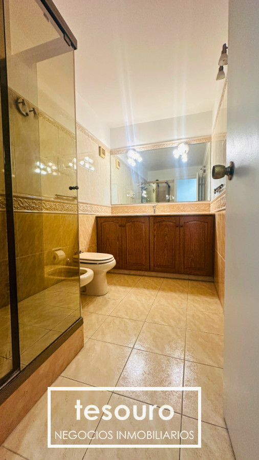 Apartamento ID.5266 - VENTA APARTAMENTO DE 3 DORMITORIOS Y SERVICIO EN POCITOS