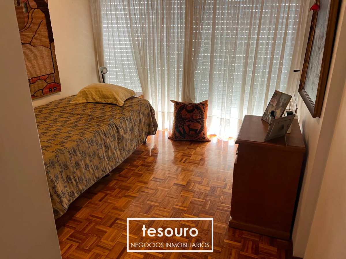 Apartamento ID.4653 - VENTA APARTAMENTO DE 3 DORMITORIOS EN POCITOS PRÓXIMO A LA RAMBLA