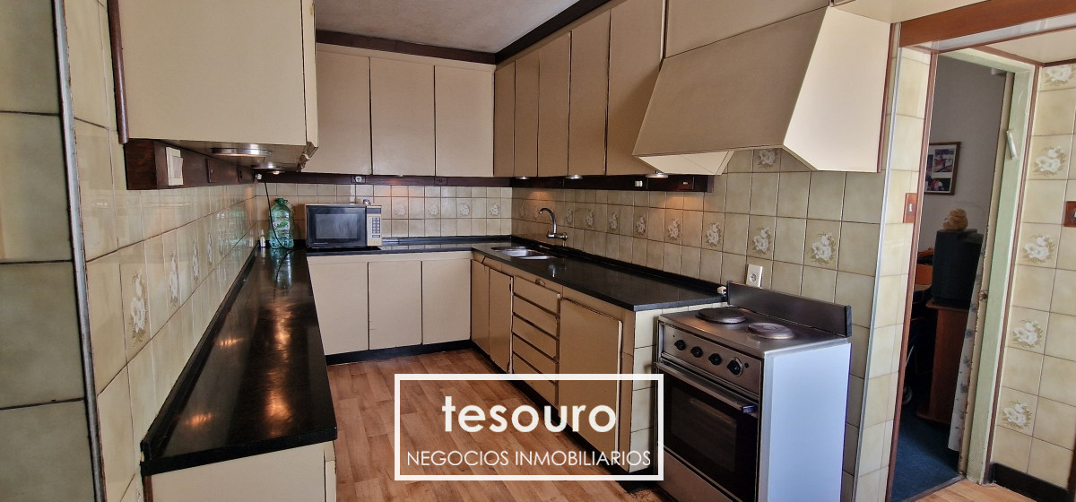 Apartamento ID.4074 - Venta de apartamento 3 dorm y servicio en Pocitos