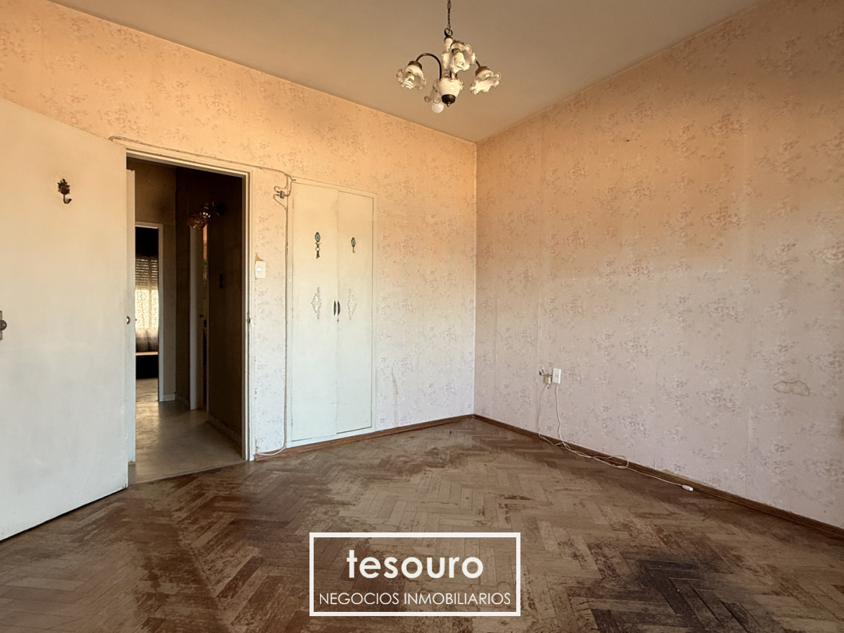 Apartamento ID.5450 - Venta de apartamento 2 dormitorios y servicio en Pocitos