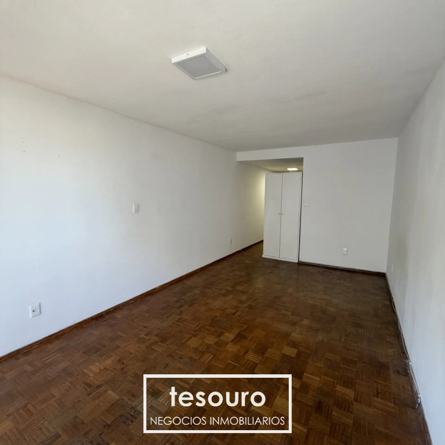 Apartamento ID.5425 - ALQUILER APARTAMENTO MONOAMBIENTE EN POCITOS FRENTE A LA RAMBLA