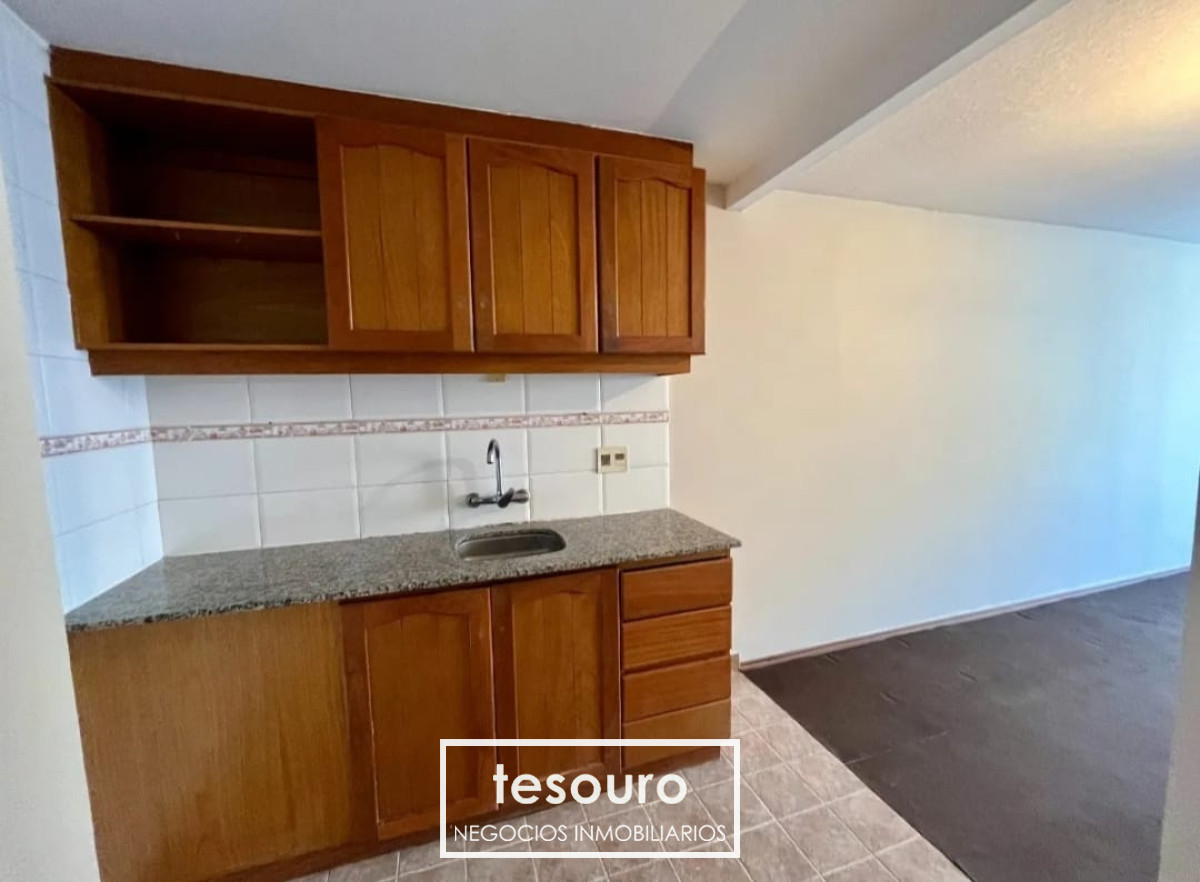 Apartamento ID.4835 - ALQUILER APARTAMENTO DE 1 DORMITORIO EN PUNTA CARRETAS CON GARAGE