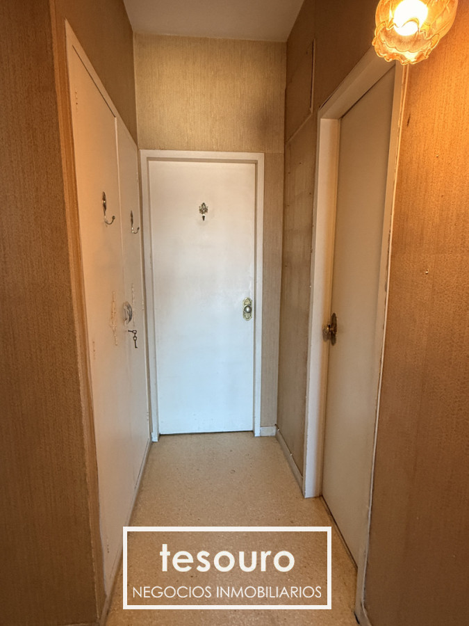 Apartamento ID.5450 - Venta de apartamento 2 dormitorios y servicio en Pocitos