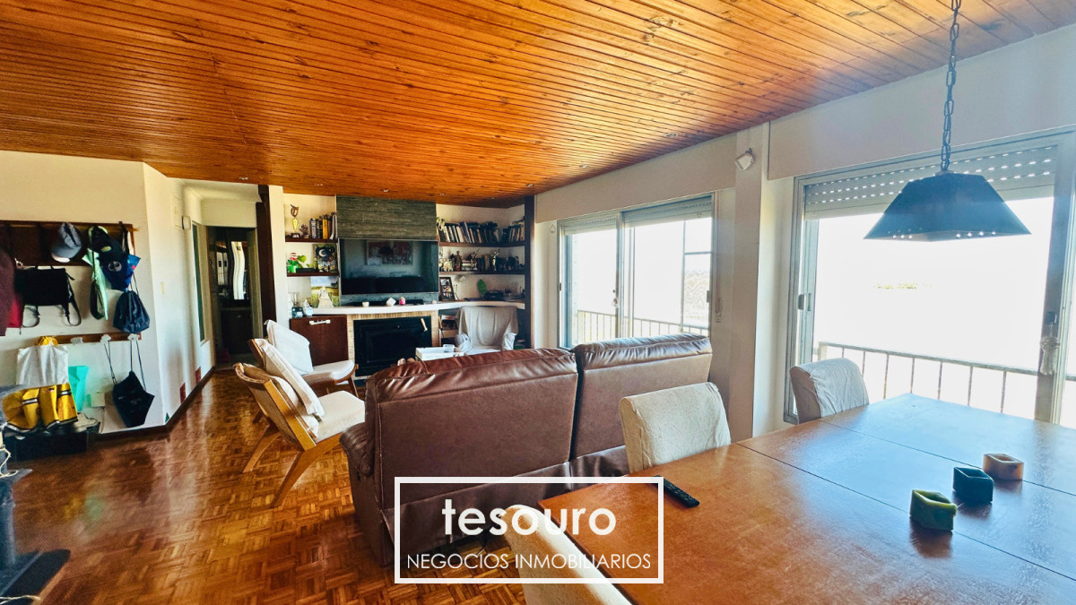 Apartamento ID.4981 - VENTA APARTAMENTO DE 3 DORMITORIOS EN MALVÍN FRENTE A LA RAMBLA