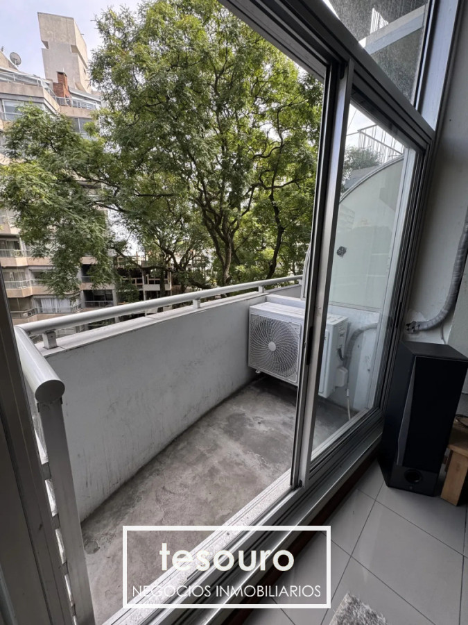 Apartamento ID.5434 - ALQUILER LOFT DÚPLEX DE 1 DORMITORIO EN PUNTA CARRETAS