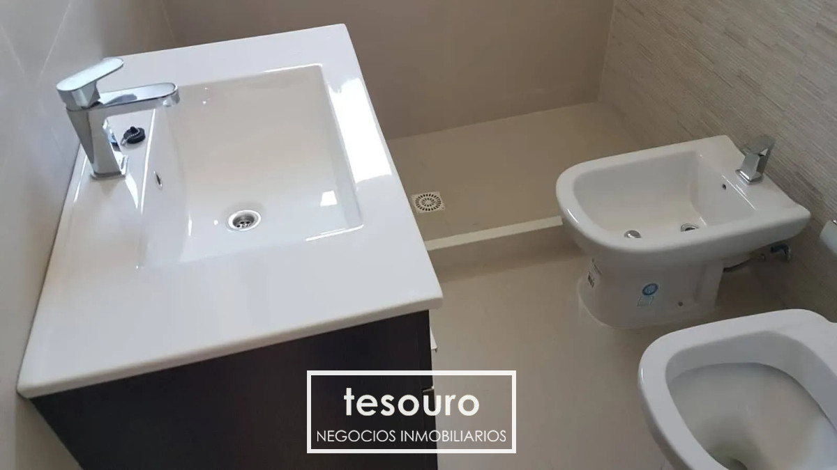Apartamento ID.5482 - ALQUILER MONOAMBIENTE PENTHOUSE CON GRAN TERRAZA EN POCITOS NUEVO