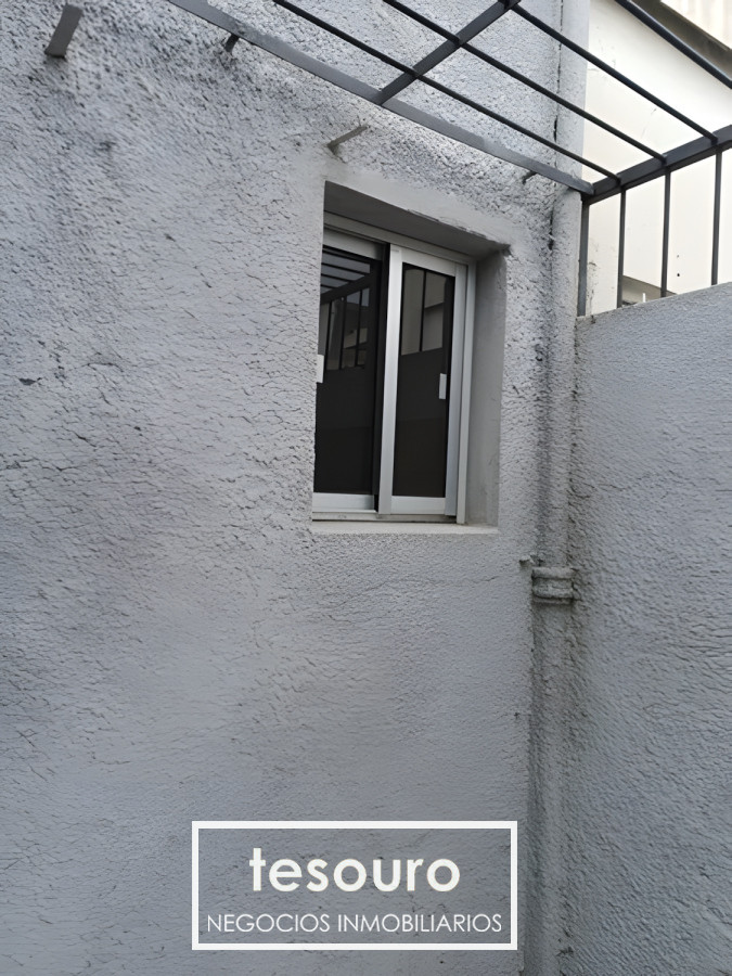 Apartamento ID.4884 - VENTA APARTAMENTO TIPO CASA DE 2 DORMITORIOS EN PARQUE BATLLE