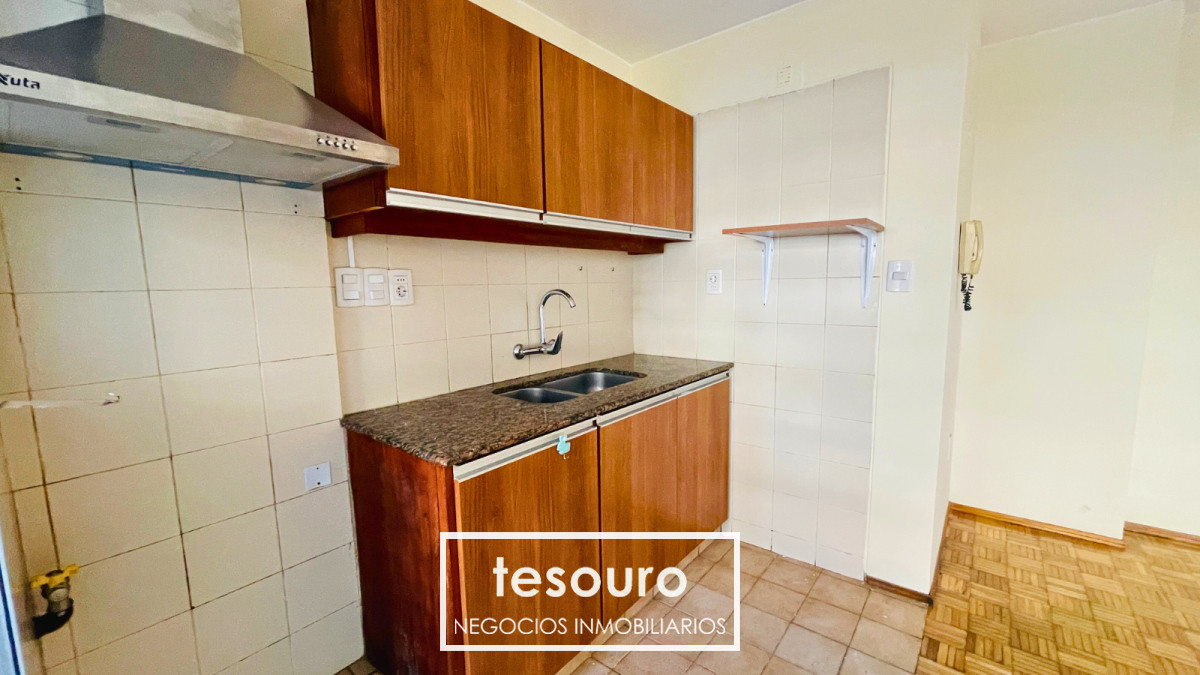 Apartamento ID.4858 - VENTA APARTAMENTO DE 1 DORMITORIO CON GARAGE EN POCITOS 