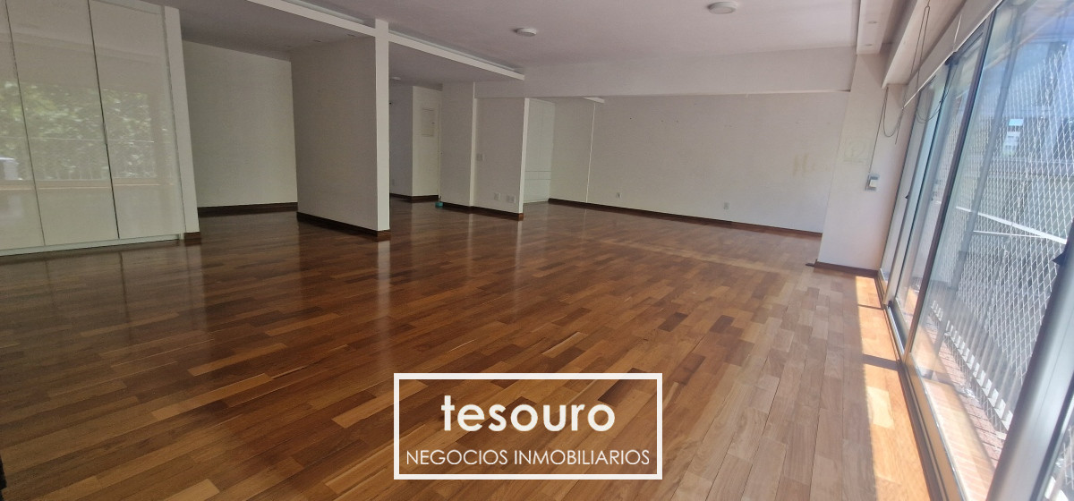 Apartamento ID.3893 - Alquiler Apartamento 3 Dormitorios y Servicio en Pocitos