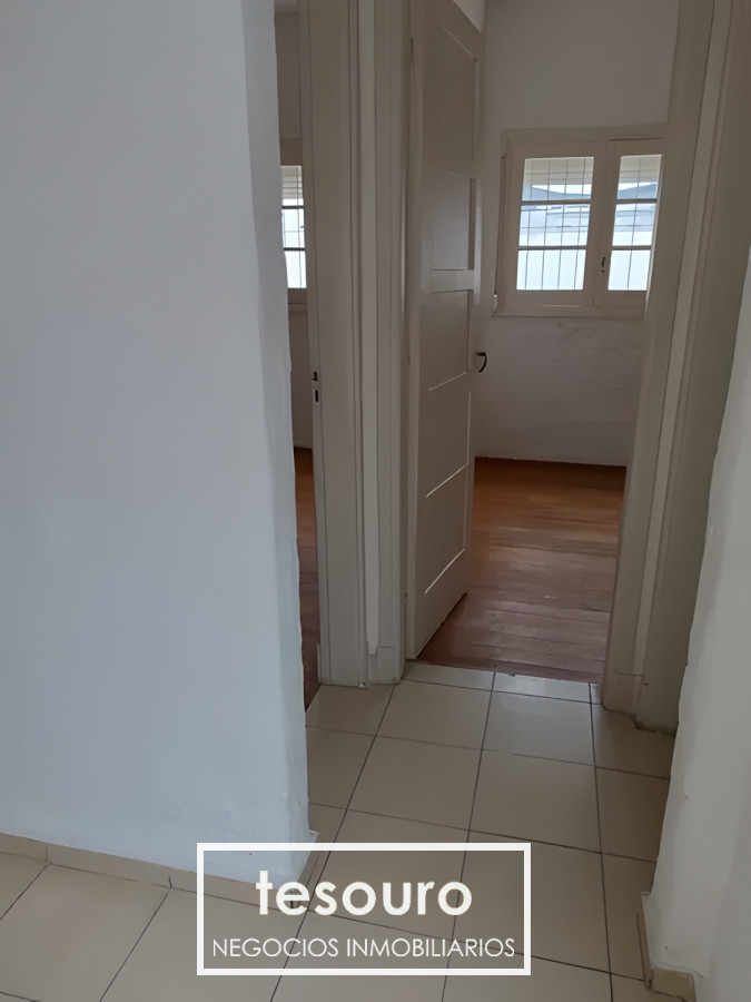 Apartamento ID.4884 - VENTA APARTAMENTO TIPO CASA DE 2 DORMITORIOS EN PARQUE BATLLE