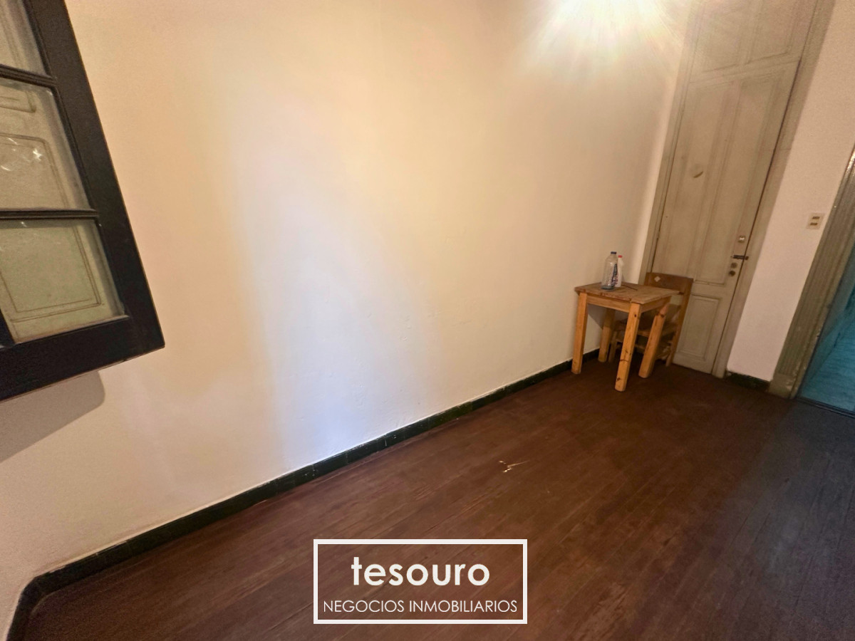 Apartamento ID.5476 - VENTA APARTAMENTO DE 4 DORMITORIOS EN CENTRO