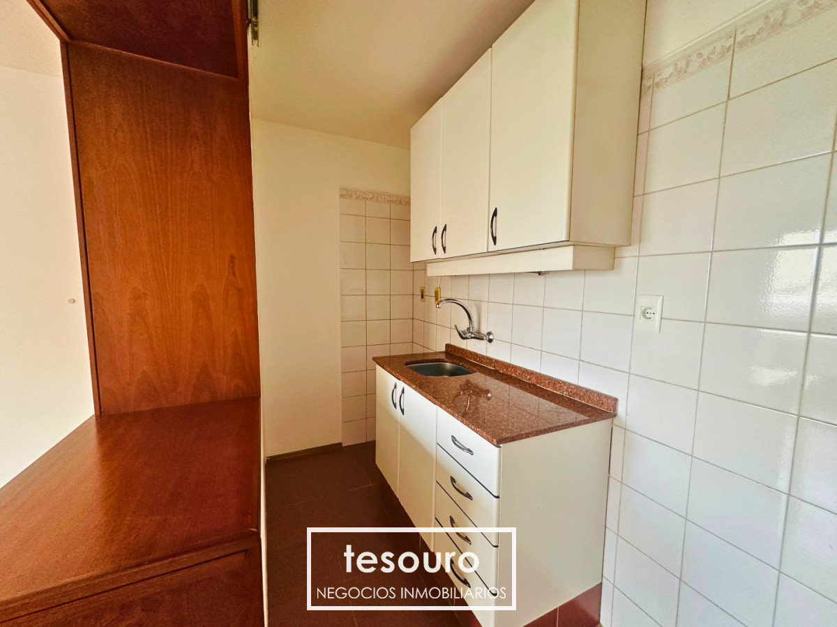 Apartamento ID.5436 - MONOAMBIENTE AL FRENTE EN POCITOS