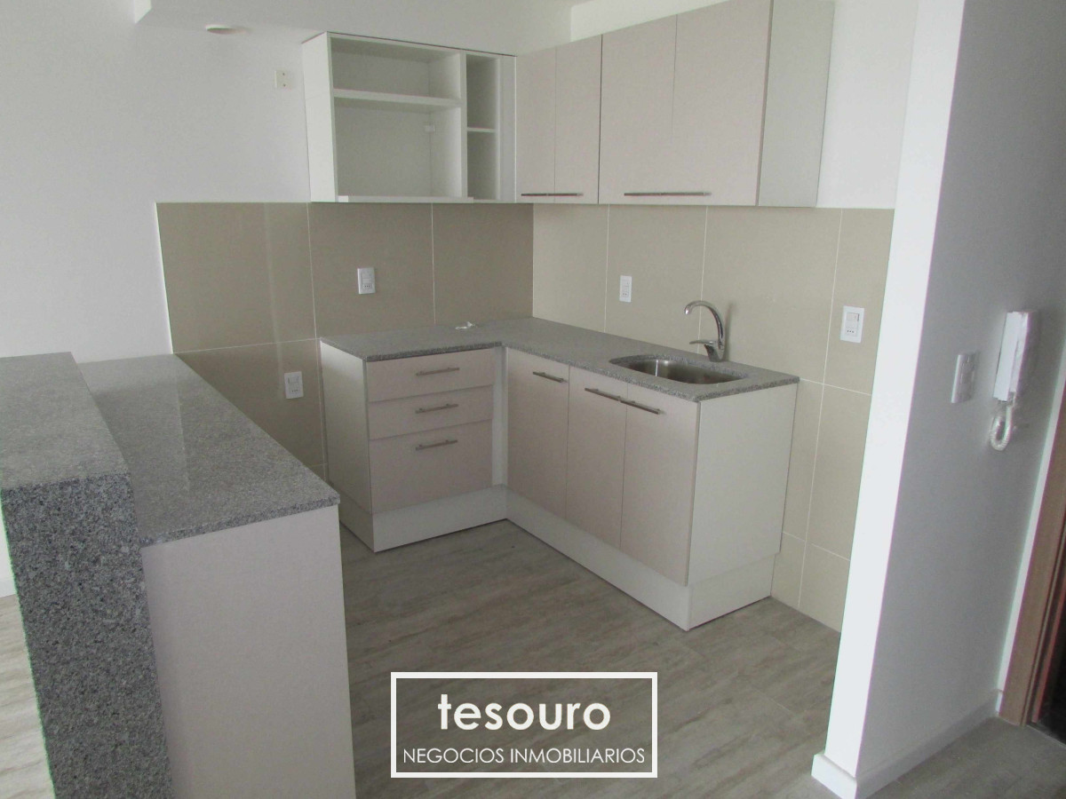 Apartamento ID.3660 - Alquiler 1 Dormitorio piso alto