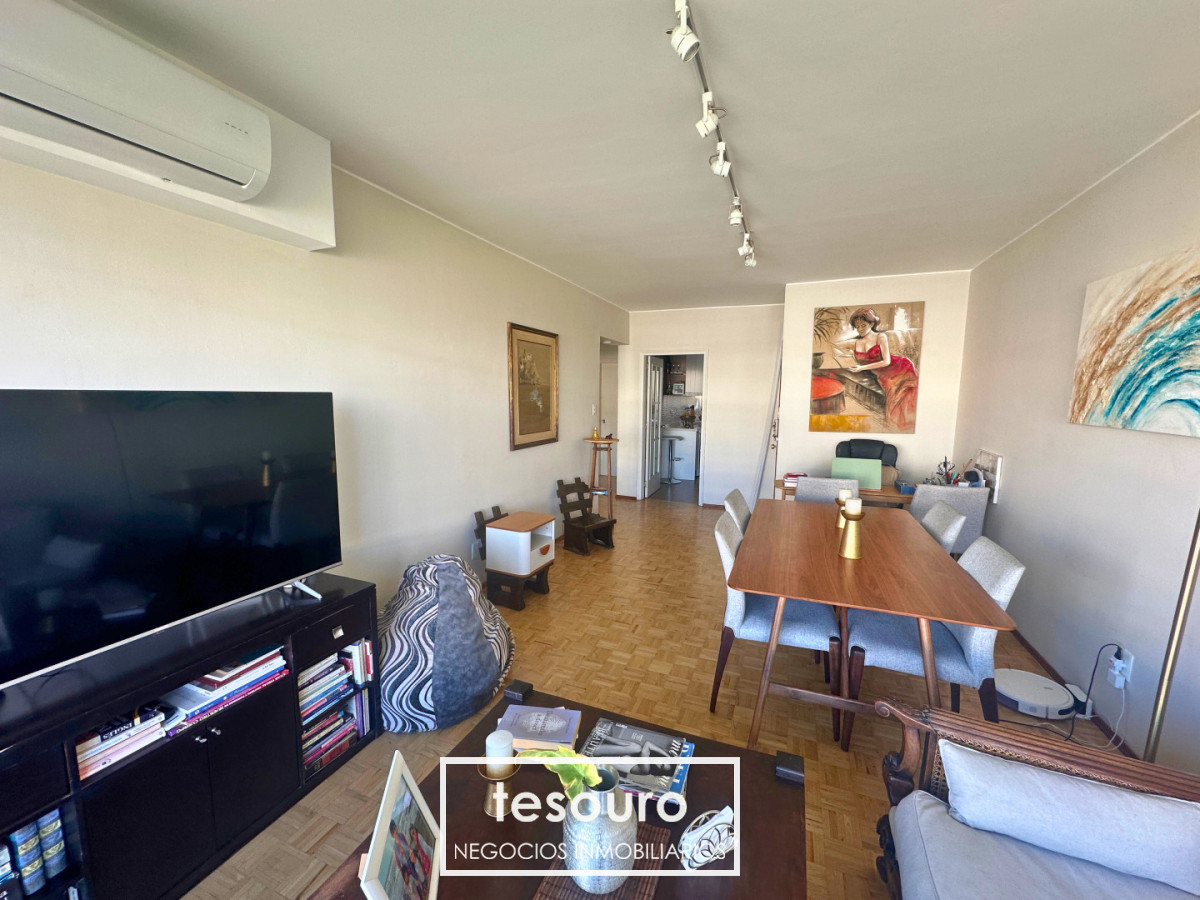 Apartamento ID.5442 - VENTA APARTAMENTO DE 3 DORMITORIOS EN POCITOS A METROS DE LA RAMBLA