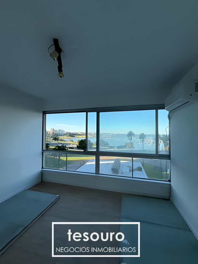 Apartamento ID.4854 - ALQUILER APARTAMENTO DE 2 DORMITORIOS EN PUERTO BUCEO EDIFICIO PANAMERICANO