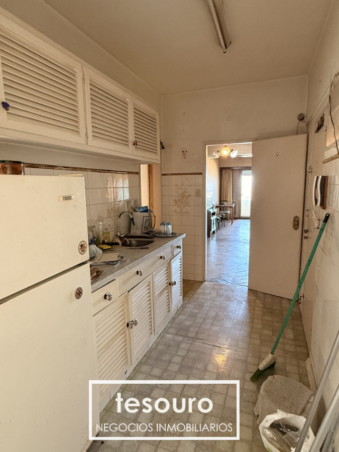 Apartamento ID.5450 - Venta de apartamento 2 dormitorios y servicio en Pocitos