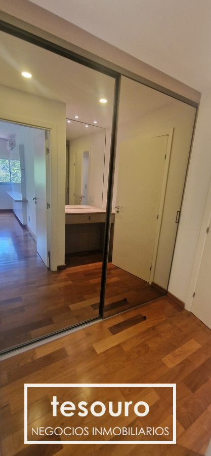 Apartamento ID.3893 - Alquiler Apartamento 3 Dormitorios y Servicio en Pocitos
