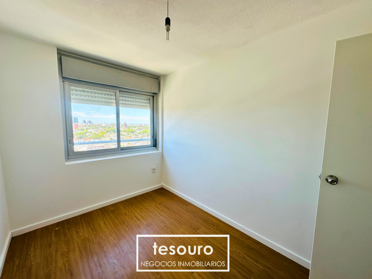 Apartamento ID.5363 - VENTA APARTAMENTO DE 2 DORMITORIOS CON COCHERA EN AV ITALIA Y FRANCISCO SIMÓN