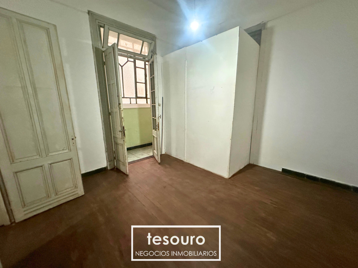 Apartamento ID.5476 - VENTA APARTAMENTO DE 4 DORMITORIOS EN CENTRO