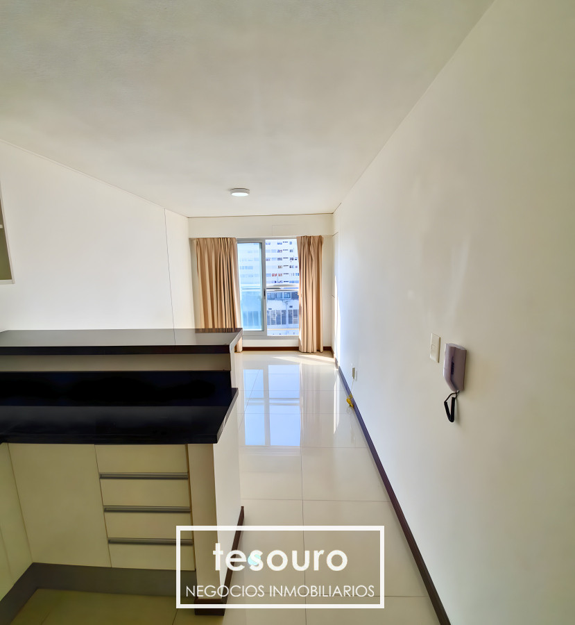 Apartamento ID.4855 - VENTA MONOAMBIENTE EN CORDÓN SOBRE AV. 18 DE JULIO