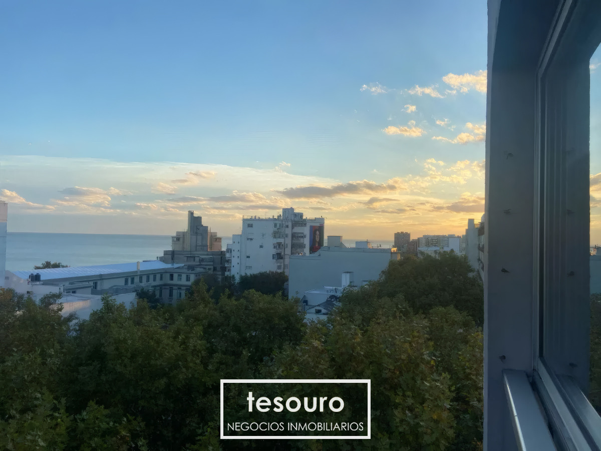 Apartamento ID.4666 - VENTA APARTAMENTO DE 2 DORMITORIOS EN CENTRO CON VISTA AL MAR