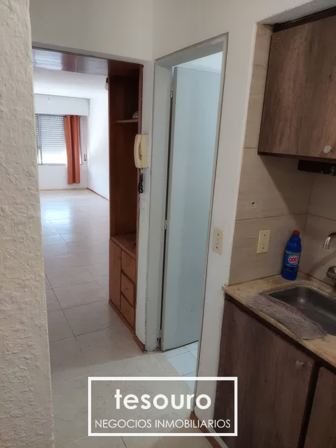 Apartamento ID.4829 - VENTA MONOAMBIENTE EN CORDÓN SOBRE 18 DE JULIO CON RENTA