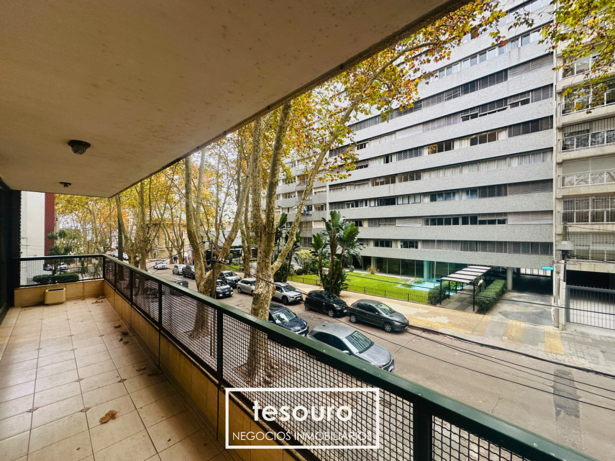 Apartamento ID.5681 - ALQUILER APARTAMENTO DE 3 DORMITORIOS Y SERVICIO EN POCITOS