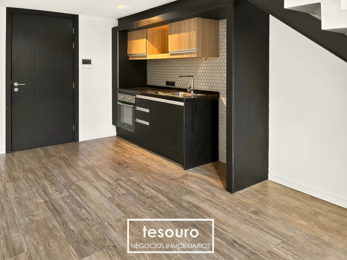 Apartamento ID.5508 - ALQUILER APARTAMENTO LOFT DE 1 DORMITORIO CON PATIO Y PARRILLERO EN PUNTA CARRETAS